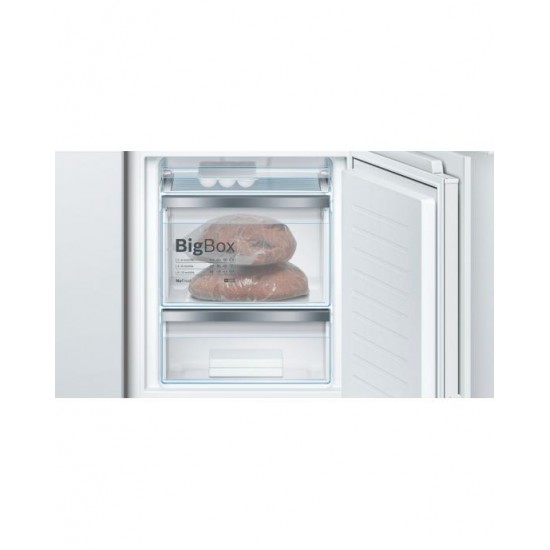 Хладилник Bosch KIF86PFE0